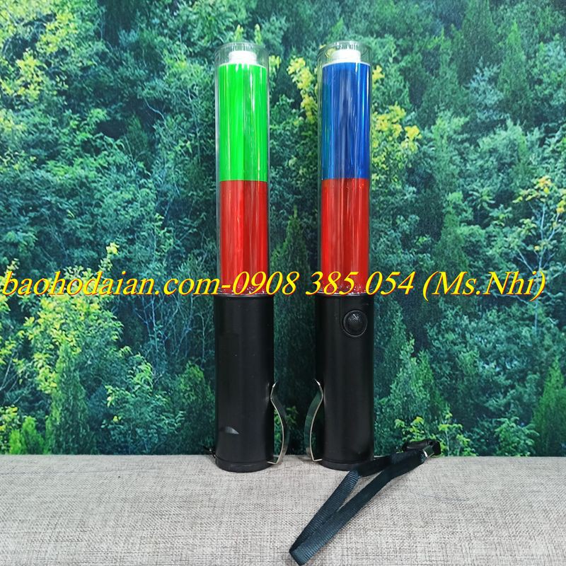 Đèn Gậy Chỉ Huy Giao Thông Hai Màu Dùng Pin Xanh Lá- Đỏ
