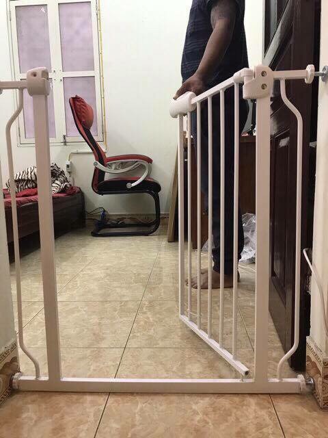 Thanh chặn cửa, chặn cầu thang tự động