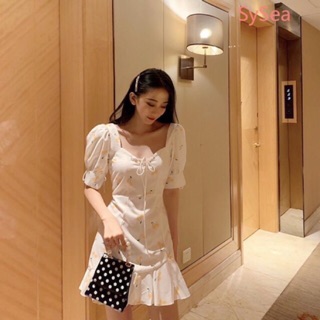 Đầm trắng chery vàng