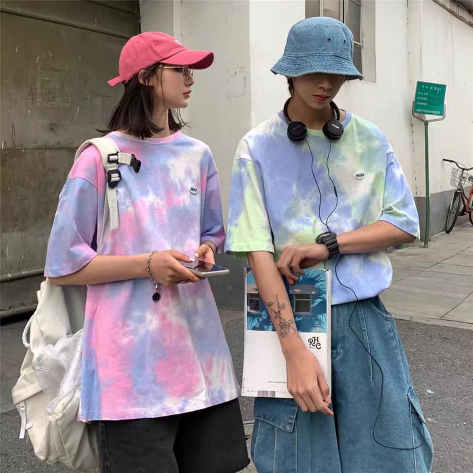 Áo thun unisex loang màu freesize giao ngẫu nhiên.