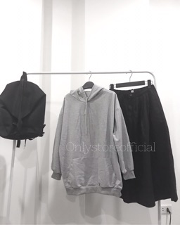 Áo hoodie+chân váy có sẵn