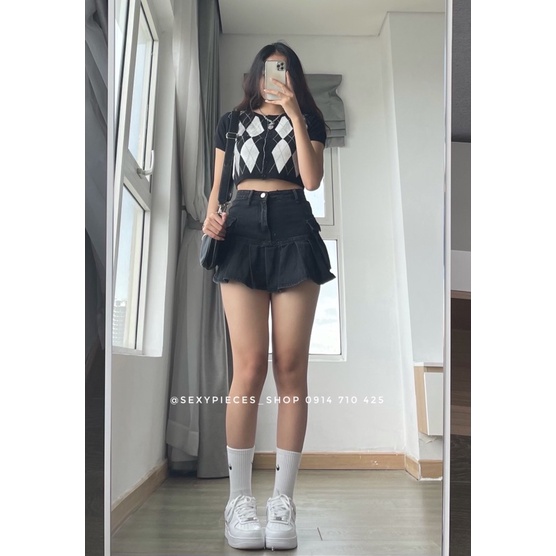 ✅Ảnh thật 100%- Áo croptop hoạ tiết ô vuông đen trắng và chân váy jean xoè túi hộp | BigBuy360 - bigbuy360.vn