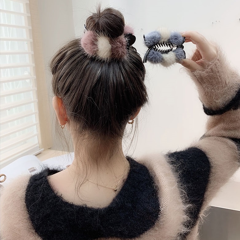 Kẹp càng cua 3 răng dài đính bông màu hot K136