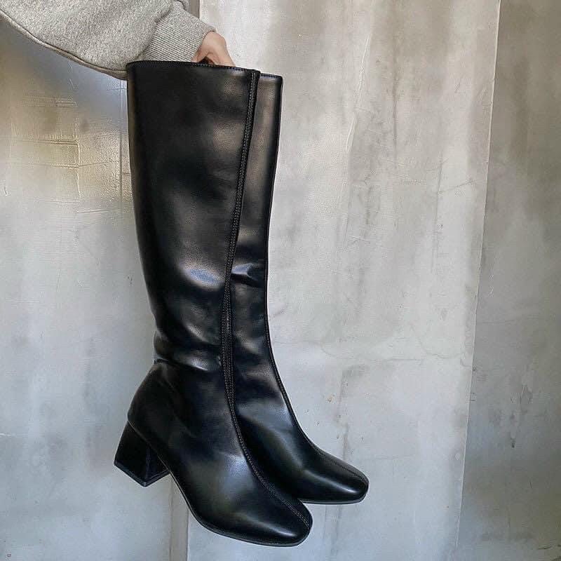 Bốt đùi 5p khoá sẵn 2 màu đen và trắng kem ạ size 35-39 nhaaa ha