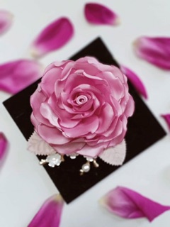 Hoa cài áo handmade đế nam châm