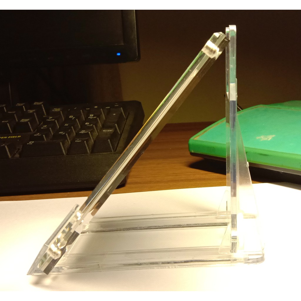 Khung nhựa bảo vệ và đế trưng bày thẻ bài