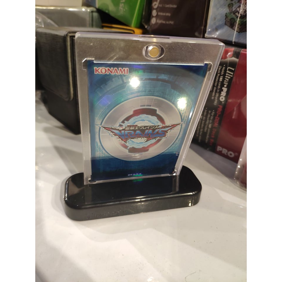 Chân đế trưng bày chính hãng Ultra Pro dành cho bọc cứng