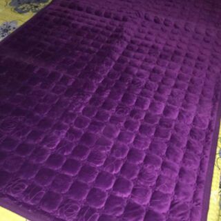 Thảm trải giường, sập