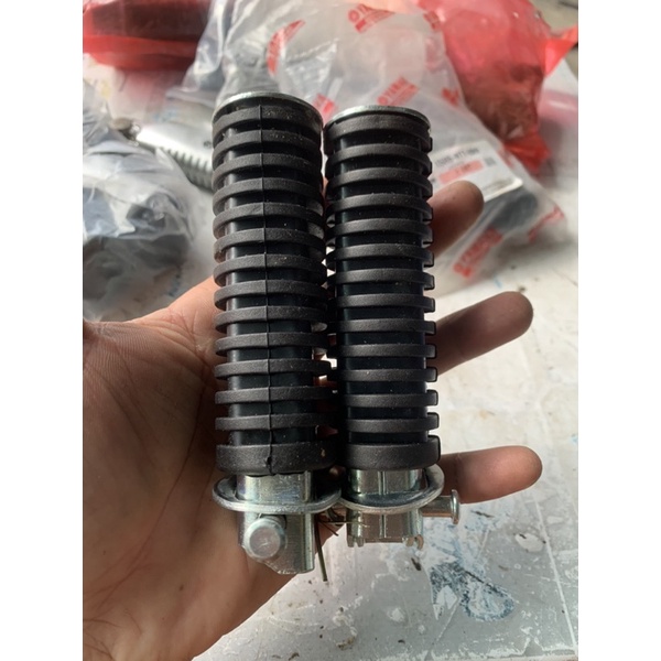 Cao su gác chân. trước - sau