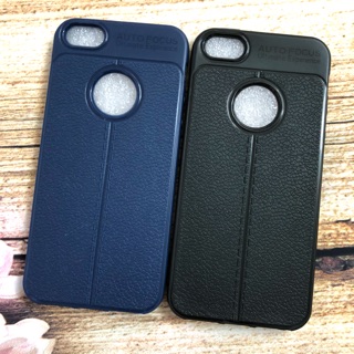Ốp lưng iphone 5 / 5s / se dẻo giả da khoét táo