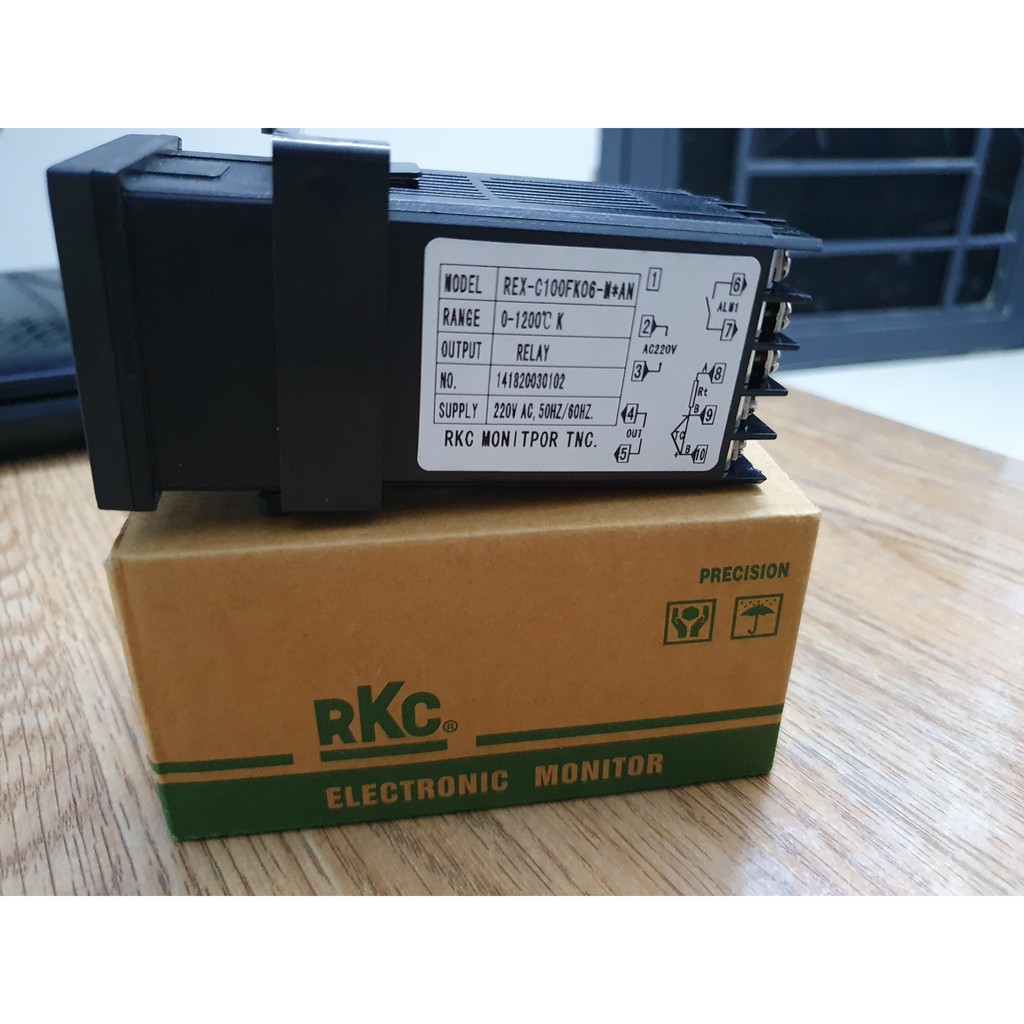 Bộ Điều Khiển Nhiệt Độ RKC REX-C100 đầu ra relay và SSR