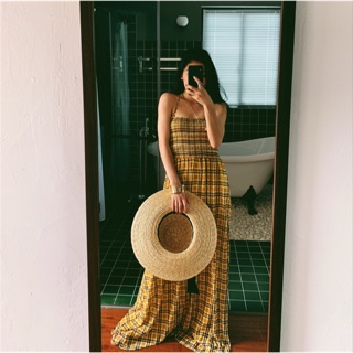 Váy maxi kẻ caro vàng cổ yếm.