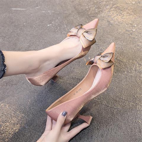 Giày cao gót mũi nhọn đính nơ màu đỏ thời trang mùa xuân Pháp 2021 cho nữ