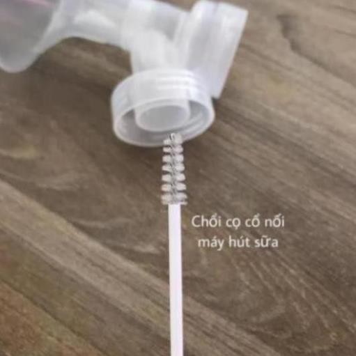 Chổi cọ cổ máy hút sữa.