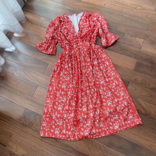 Đầm maxi hoa đỏ