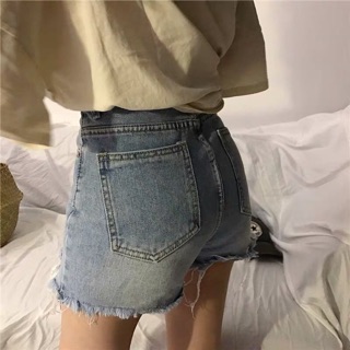 Quần short bò rách gấu