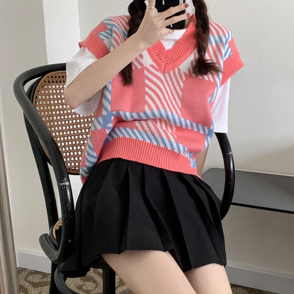 Áo dệt kim sát nách cổ chữ V dáng rộng họa tiết kẻ sọc màu hồng phong cách Hàn Quốc