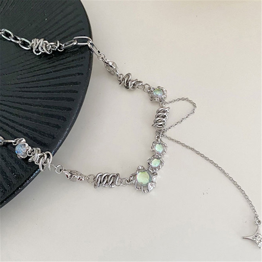 Vòng cổ Mặt Thánh Giá Đính Đá Mặt Trăng Thời Trang Sang Trọng Dành Cho Nữ