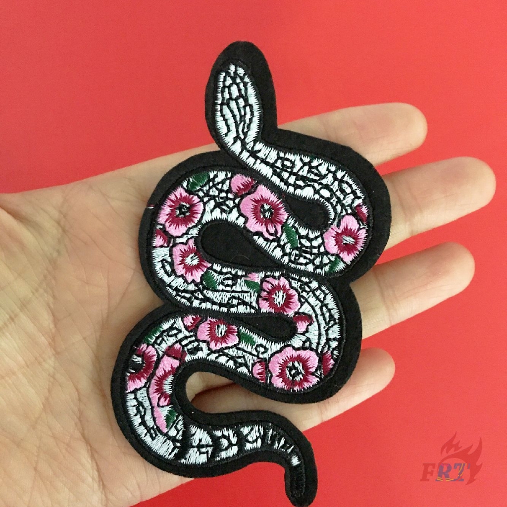 Miếng vải thêu hình rắn/ngựa dùng ủi/may lên quần áo