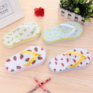 Hộp bút hình chiếc dép
