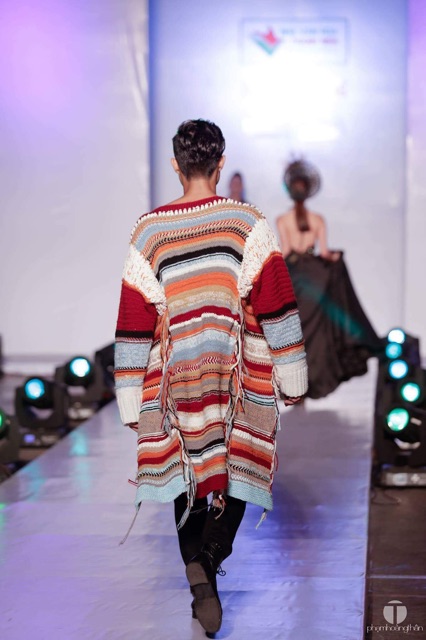 Áo choàng len đan tay phong cách Bohemian | BigBuy360 - bigbuy360.vn