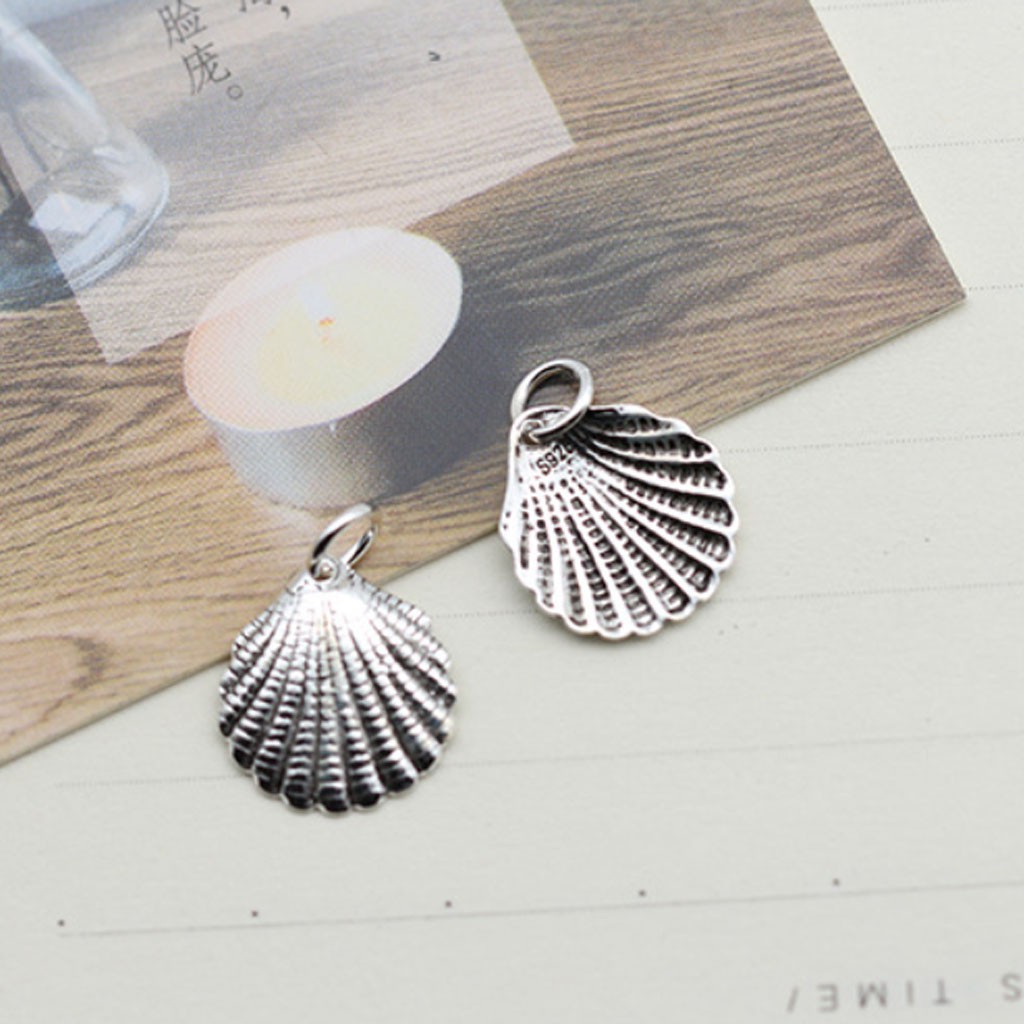 Charm bạc hình vỏ sò