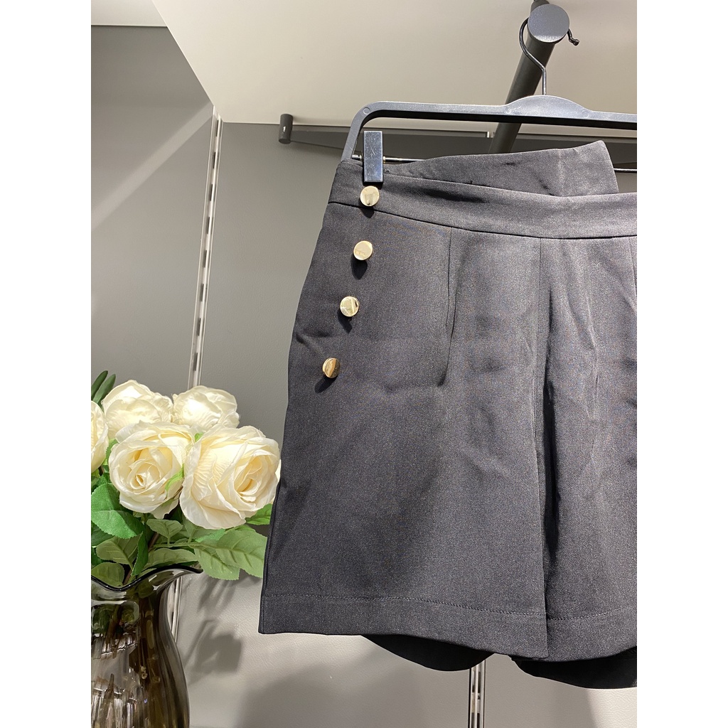 Quần short Vero Moda 3 màu 4 nút vàng