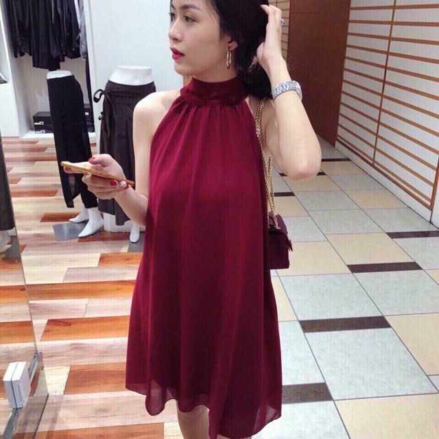 ĐẦM VOAN YẾM CỘT NƠ