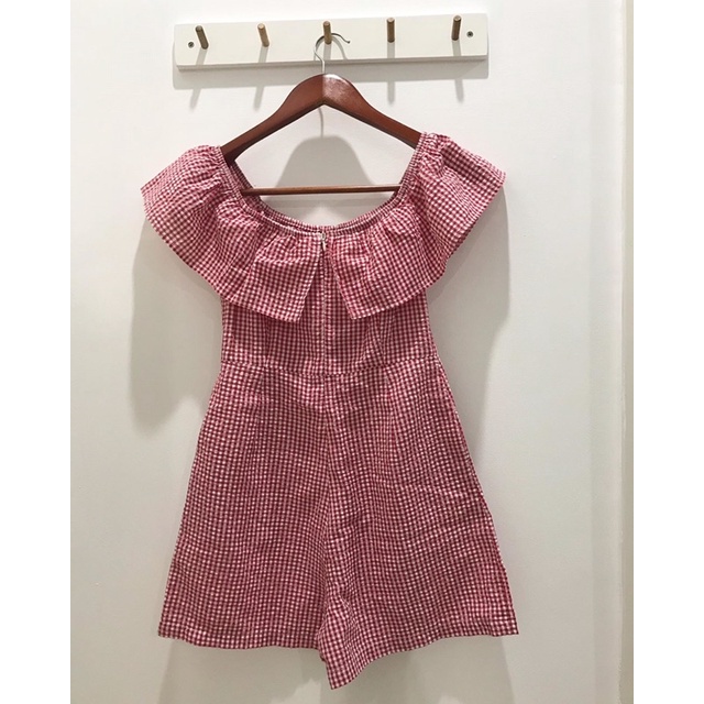 Pass jumpsuit trễ vai hoạ tiết gingham