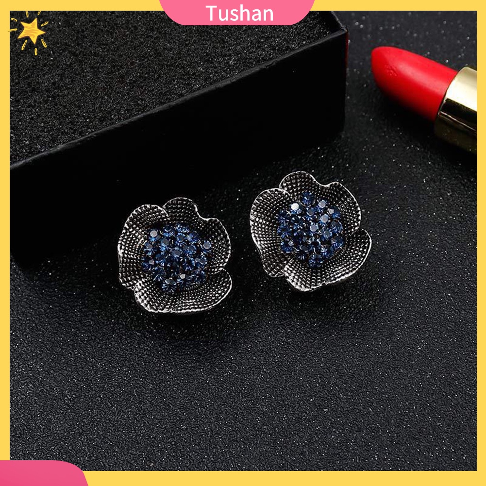 Khuyên tai hoa hồng đính đá phong cách vintage