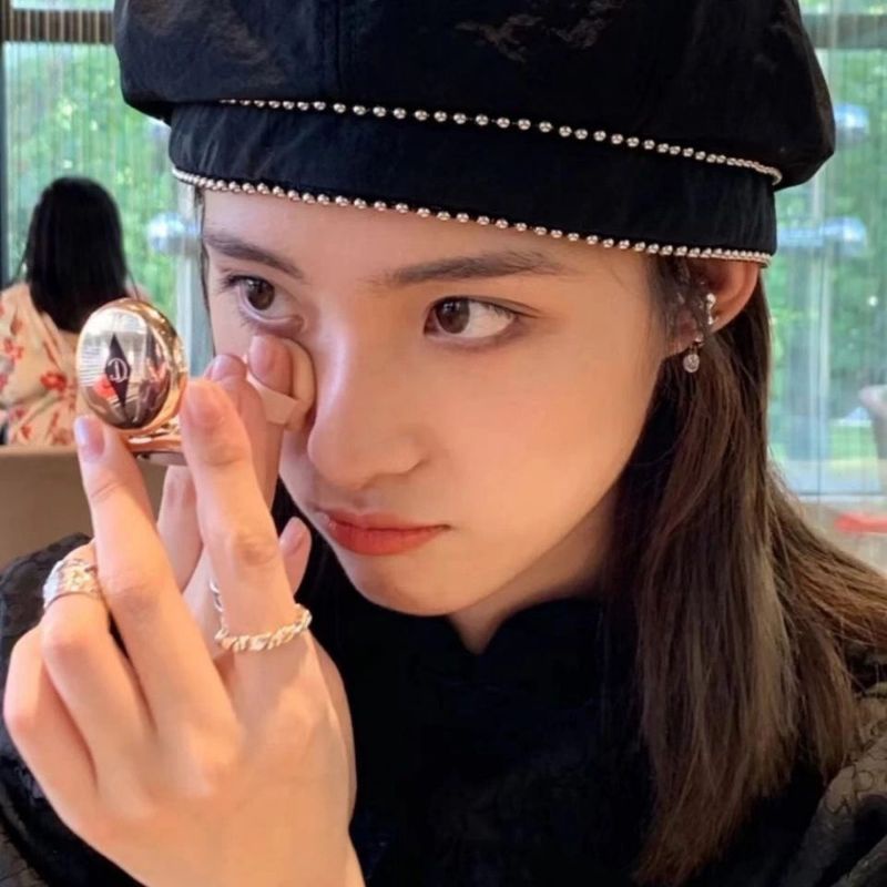 Phấn phủ mini CHARLOTTE TILBURY hiếm có khó tìm | BigBuy360 - bigbuy360.vn