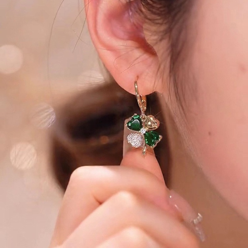 Khuyên Tai Hình Cỏ Bốn Lá Đính Đá zircon Màu Sắc Lấp Lánh Phong Cách Hàn Quốc Cho Nữ