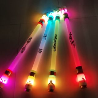 (BQ-19) Bút quay nghệ thuật đổi 7 màu led.