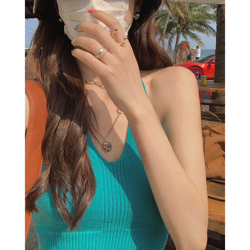 Mùa hè vai xéo thiết kế gợi cảm cảm giác phụ nữ áo yếm không tay dệt kim | BigBuy360 - bigbuy360.vn