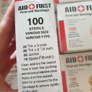 Hộp 100 miếng băng cá nhân