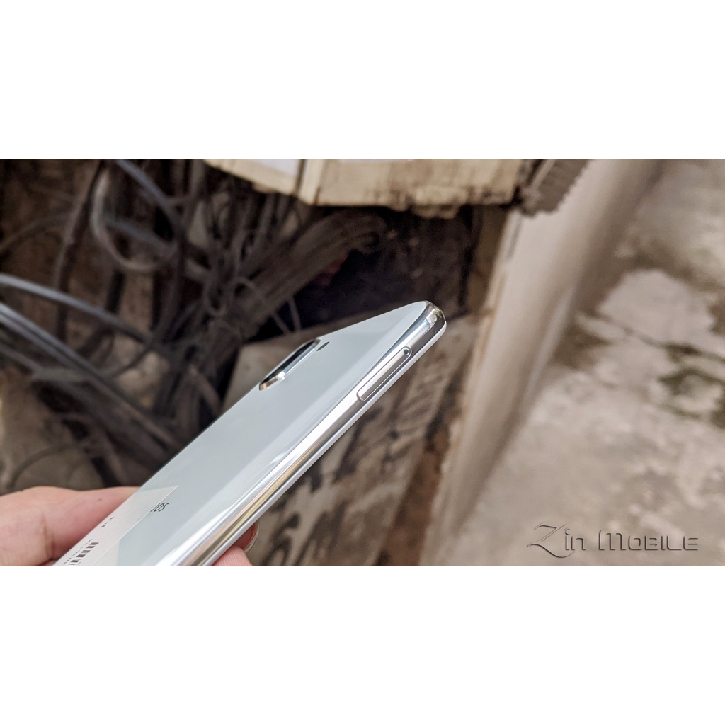 Điện thoại Sharp Aquos R2 màn hình 2K 120Ghz, chip Snapdragon 845 Ram 4Gb