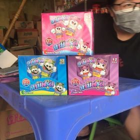 1 hộp kẹo xịt bàn chân ( kẹo dẻo hề) doten thái lan