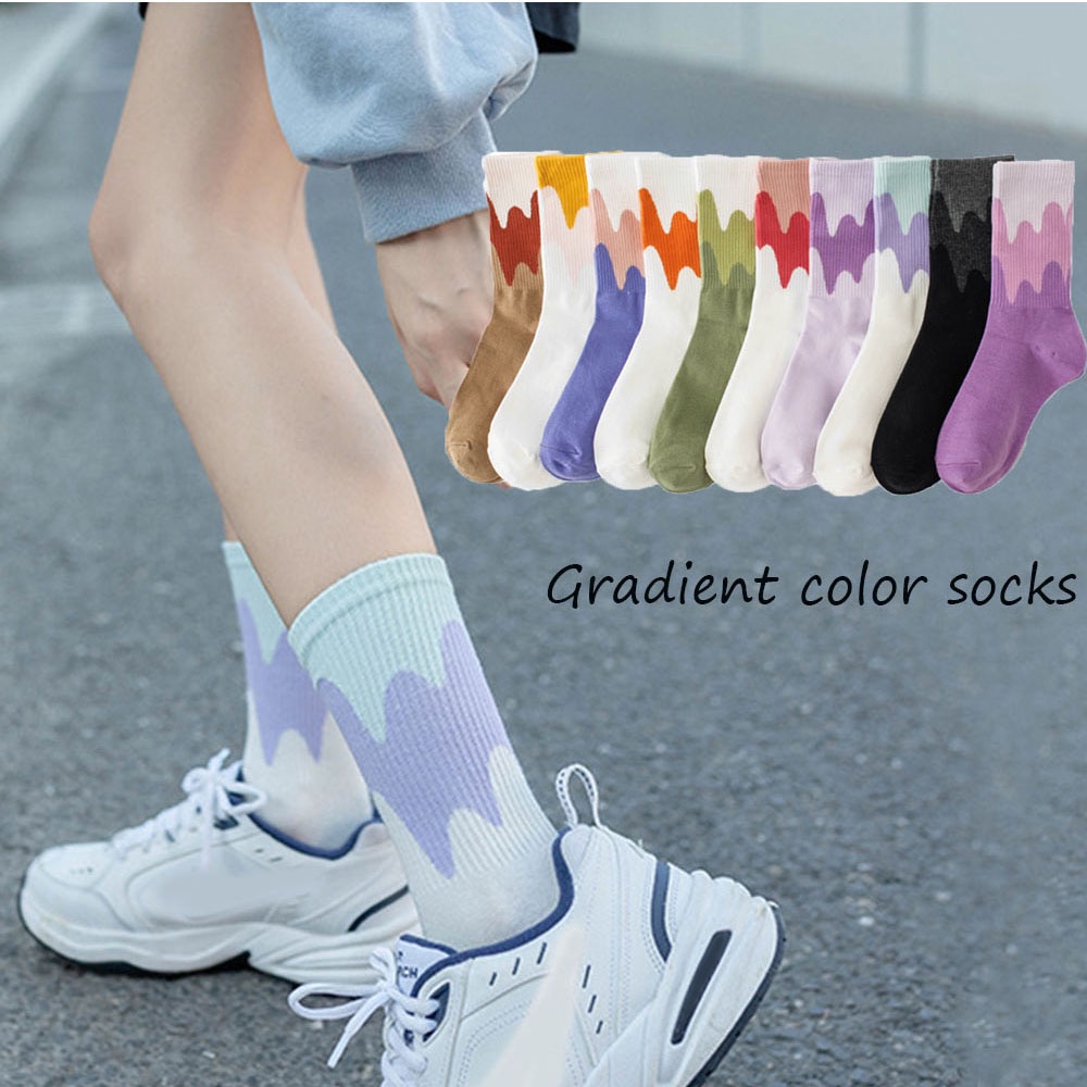 Đôi vớ cổ cao màu sắc Gradient dễ thương thời trang cho nữ