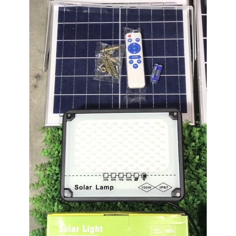 Đèn pha led năng lượng mặt trời 300W 200W 100W lắp trong nhà bảo hành 2 năm có phiếu bảo hành