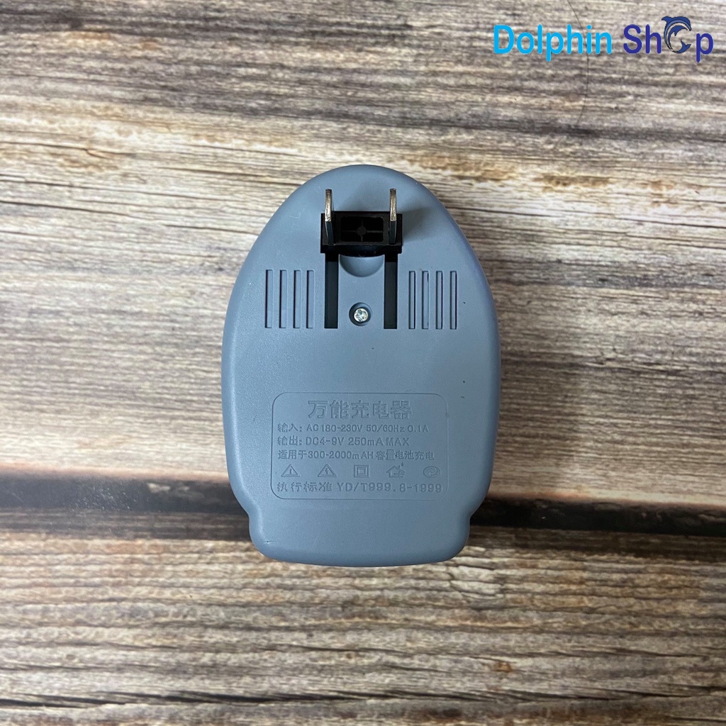 Cục Sạc Pin Đa Năng Tiện Lợi Cho Tất Cả Loại Pin Tháo Rời Điện Thoại