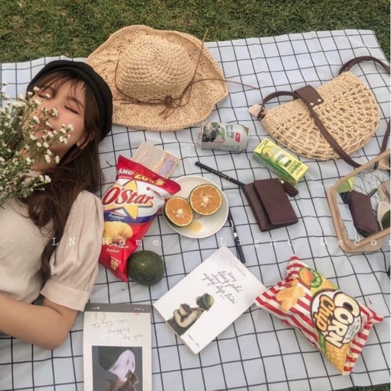 Khăn tấm trải du lịch chụp ảnh picnic, trải phủ bàn ăn kẻ caro bằng nhựa PVC chống thấm nước tiện dụng