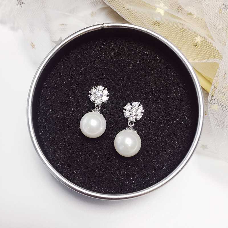 Đôi Khuyên Tai Hình Hoa Tuyết Đính Ngọc Trai Thời Trang Cho Nữ