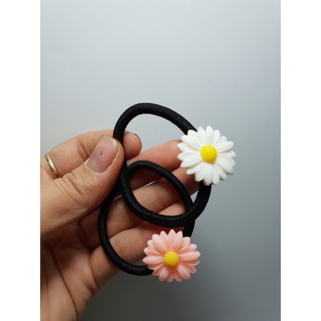 Buộc tóc hoa cúc