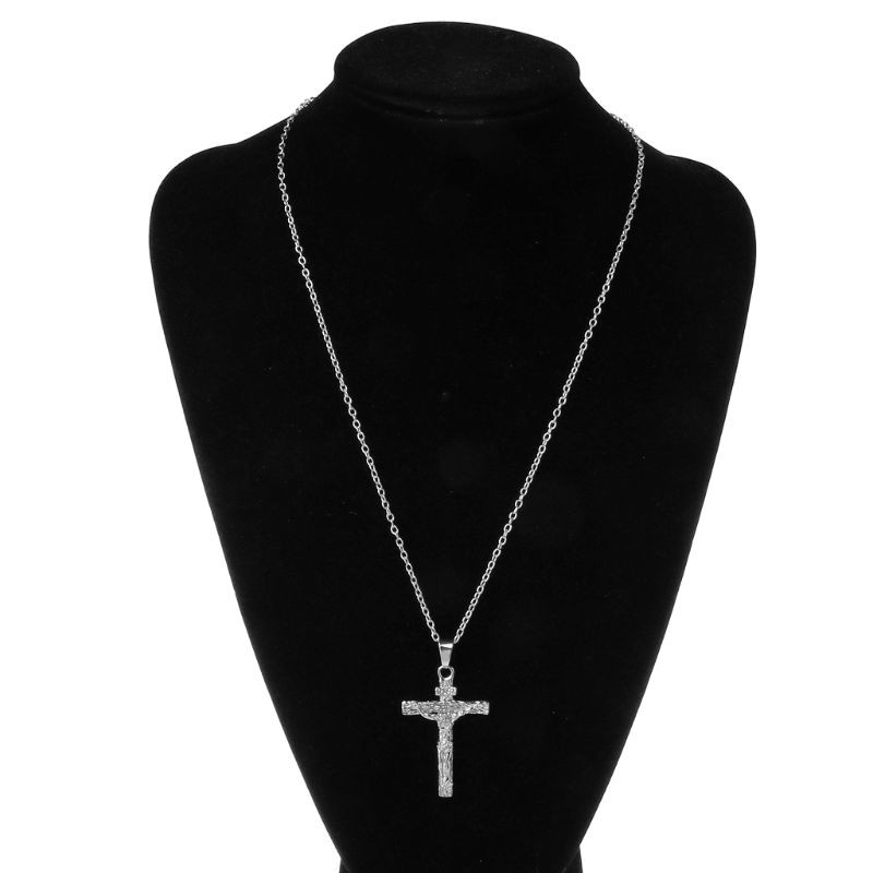 Dây chuyền mặt hình chữ thập có tượng chúa Jesus đính đá thời trang