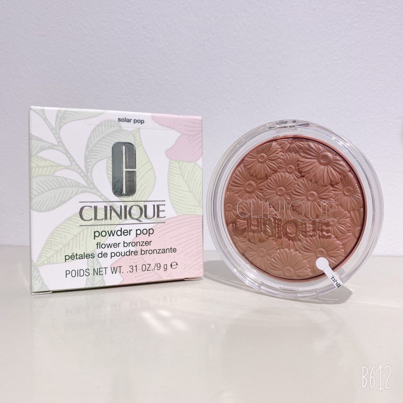 Phấn tạo khối Clinique powder pop flower bronzer màu solar pop