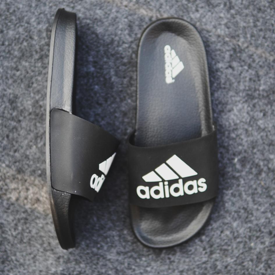 Giày Sandal Adidas Benassi Uk769 Thời Trang Năng Động Cho Nam