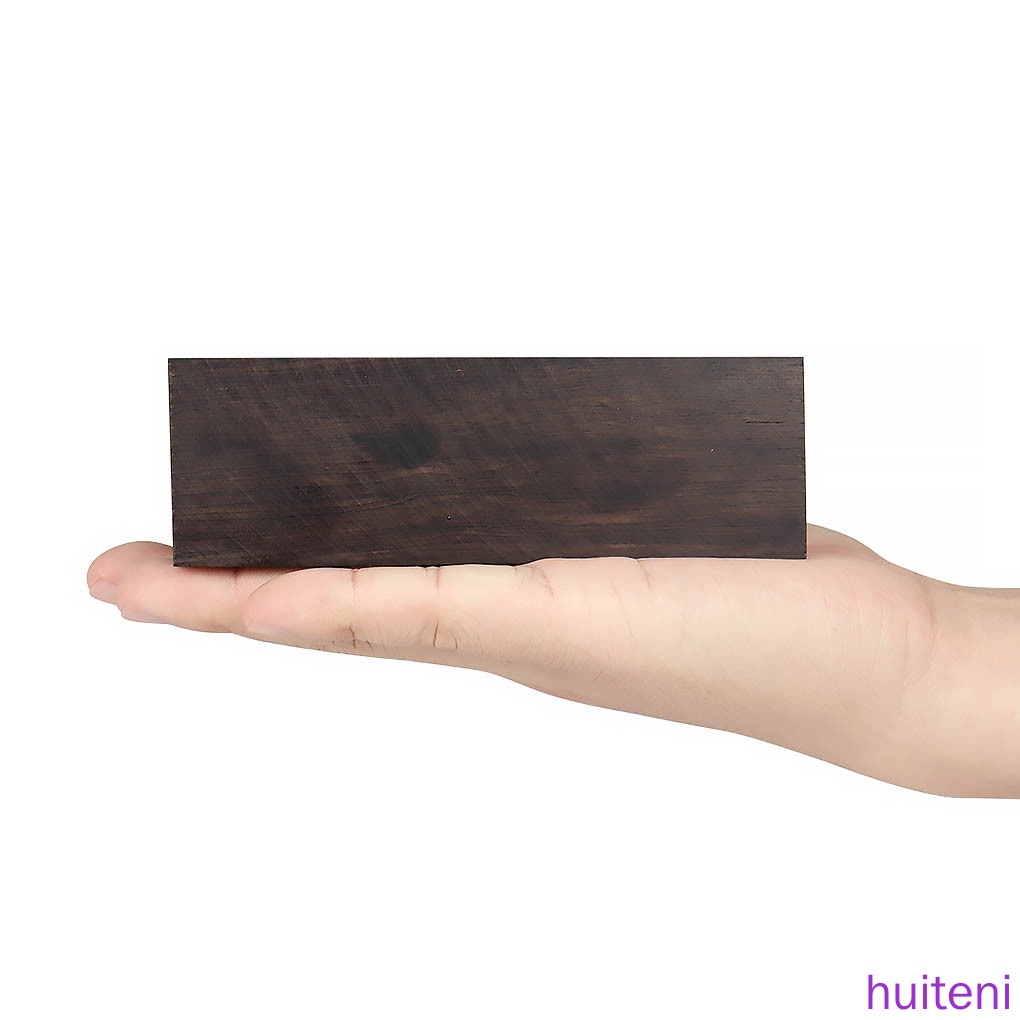 Khối gỗ mun màu đen dùng điêu khắc thủ công