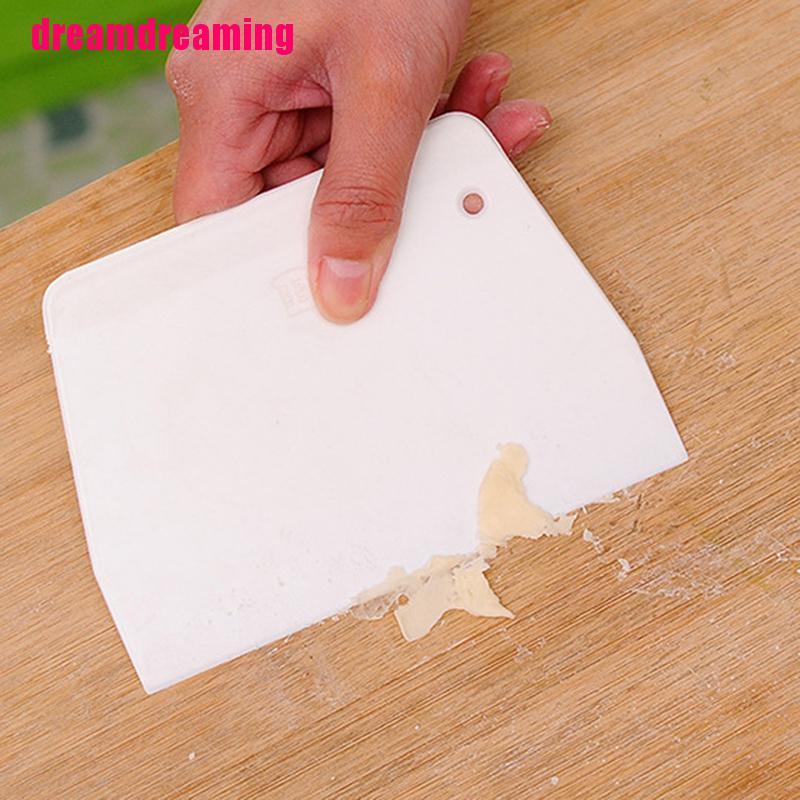Dụng Cụ Chà Lưng Bằng Nhựa Màu Trắng Tiện Lợi