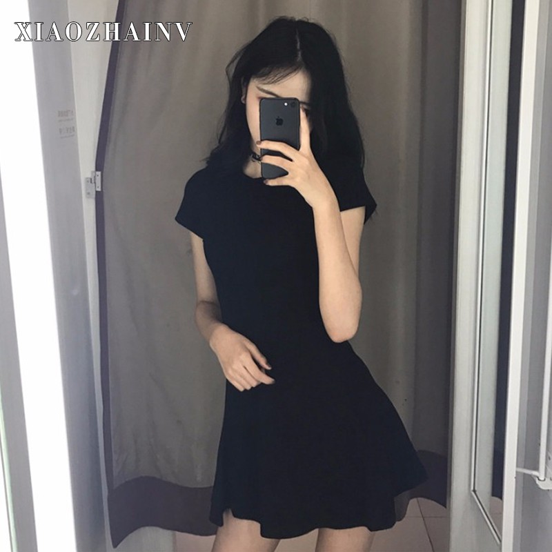 Đầm tay ngắn thiết kế quyến rũ hợp thời trang | BigBuy360 - bigbuy360.vn