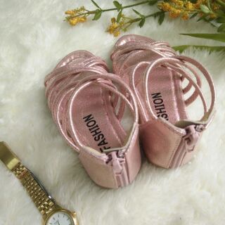 Giày sandal chiến binh